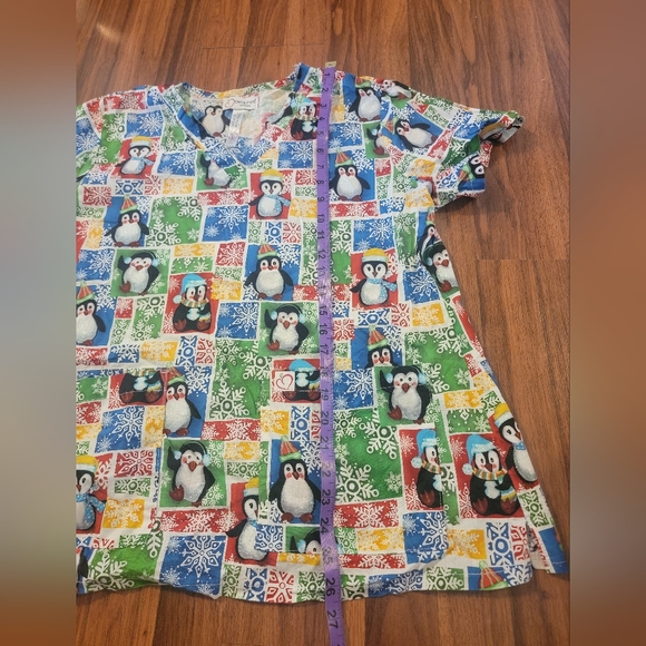 Peaches Uniform Glittle Penguin Scrub Top - Size XL - Picture 5 of 5